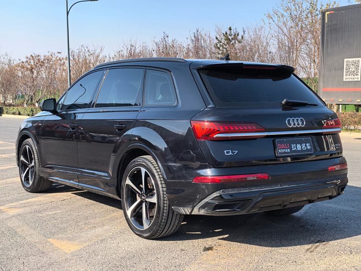 奧迪 奧迪Q7  2020款 55 TFSI quattro 黑武士專享版圖片