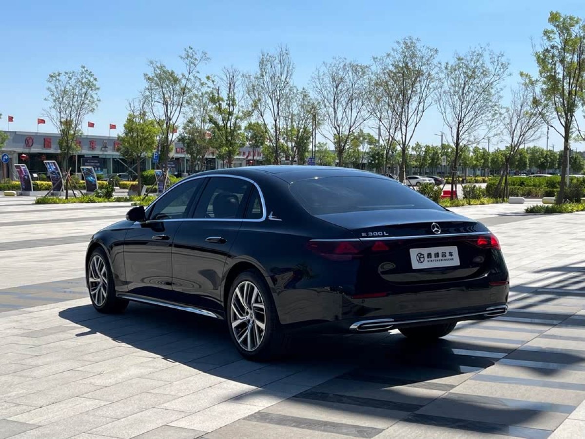 奔馳 奔馳E級  2024款 改款 E 300 L 時尚型圖片