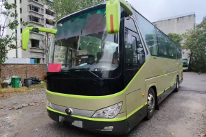 可提雙檔國(guó)五28座2+1宇通6119帶腿托保姆車  