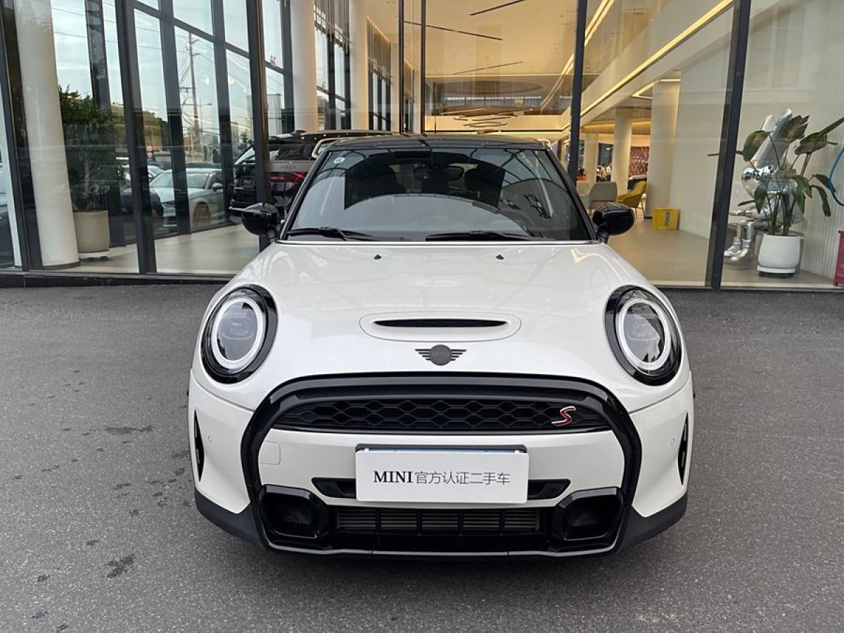 MINI MINI  2023款 改款 2.0T COOPER S 藝術(shù)家圖片