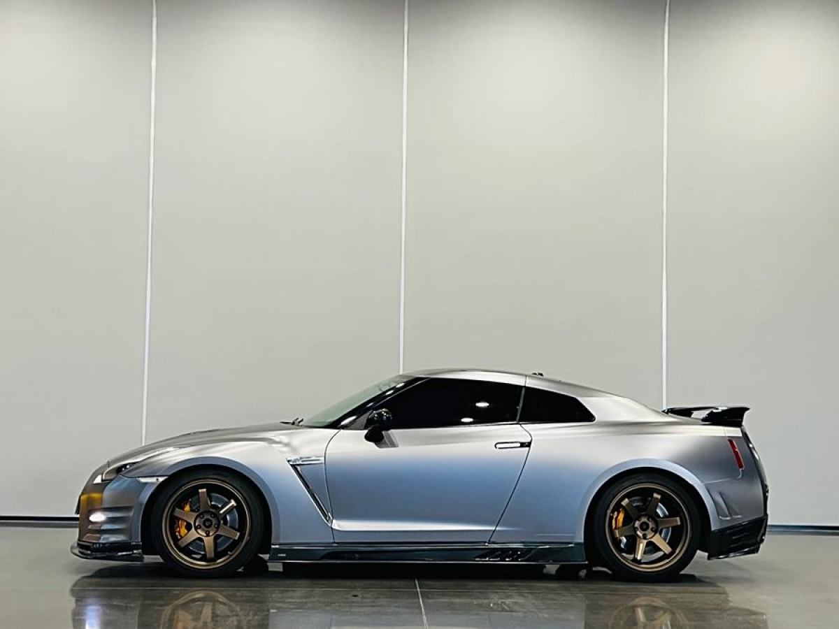 日產(chǎn) GT-R  2010款 3.8T Premium Edition圖片