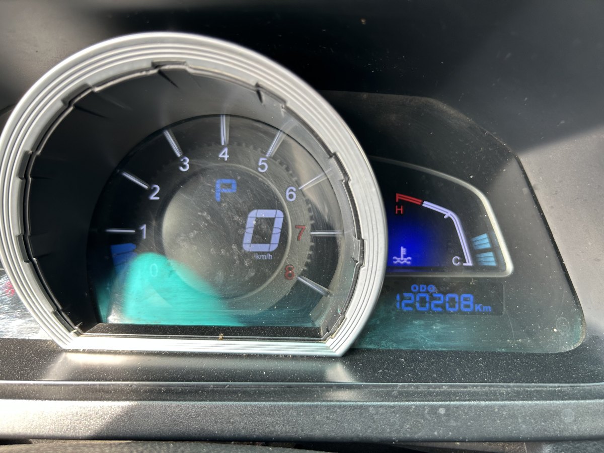 納智捷 優(yōu)6 SUV  2015款 1.8T 時(shí)尚型圖片