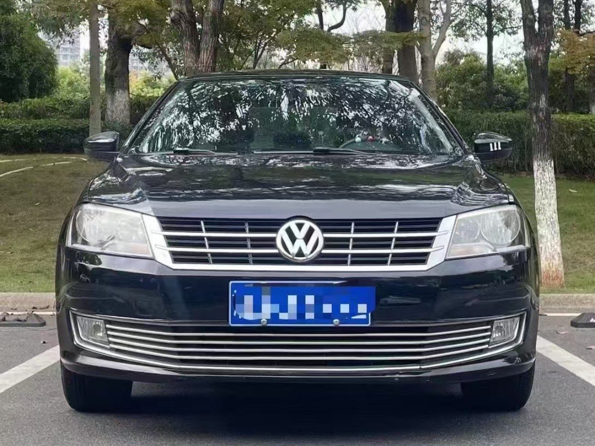 大眾 朗逸  2013款 改款經(jīng)典 1.6L 手動舒適版圖片