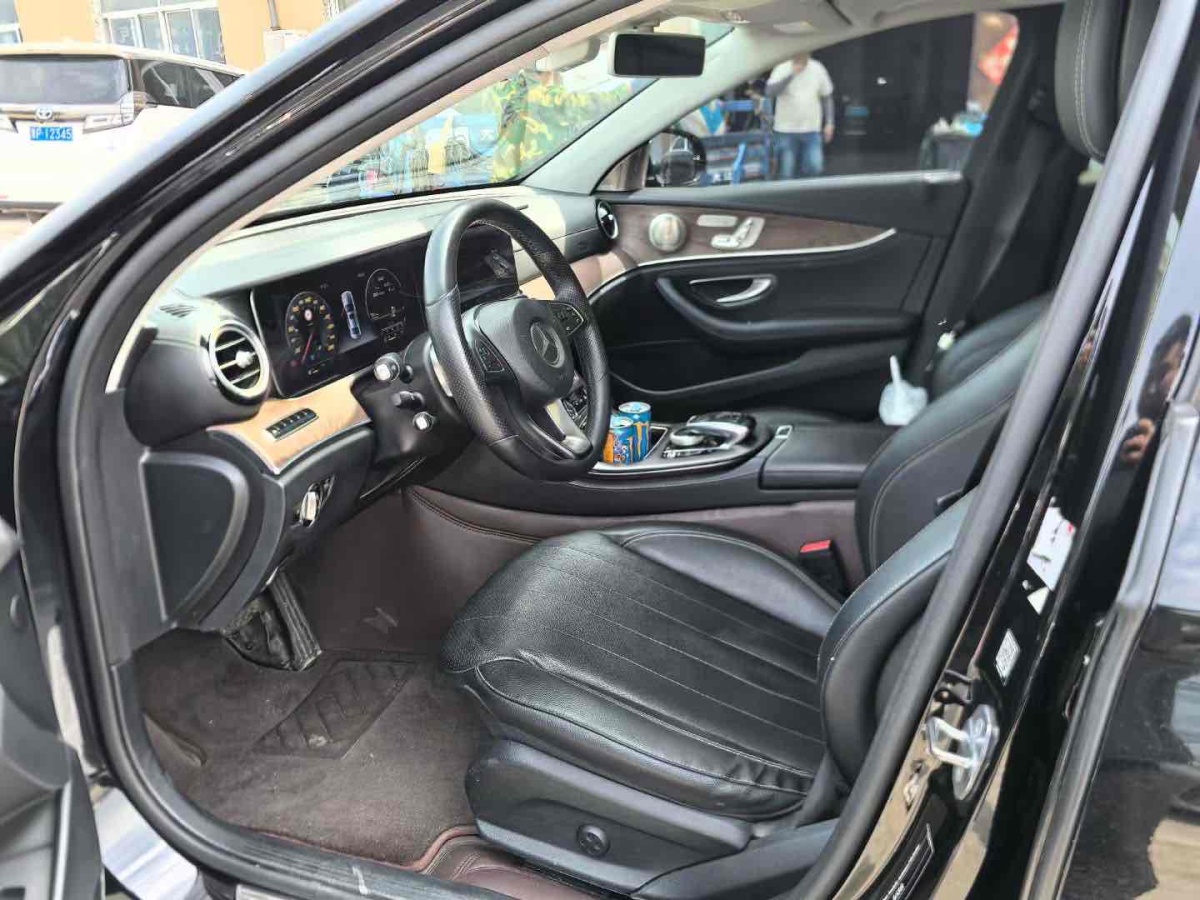 奔馳 奔馳E級  2019款 改款 E 300 L 豪華型圖片