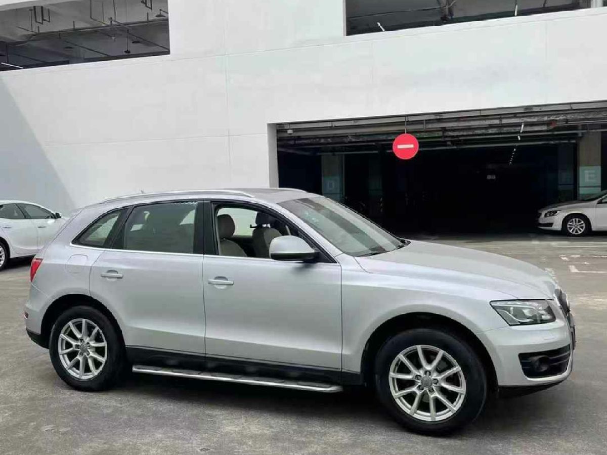 2013年4月奧迪 奧迪Q5  2013款 Q5 3.0TFSI 45TFSI Quattro 運(yùn)動(dòng)型