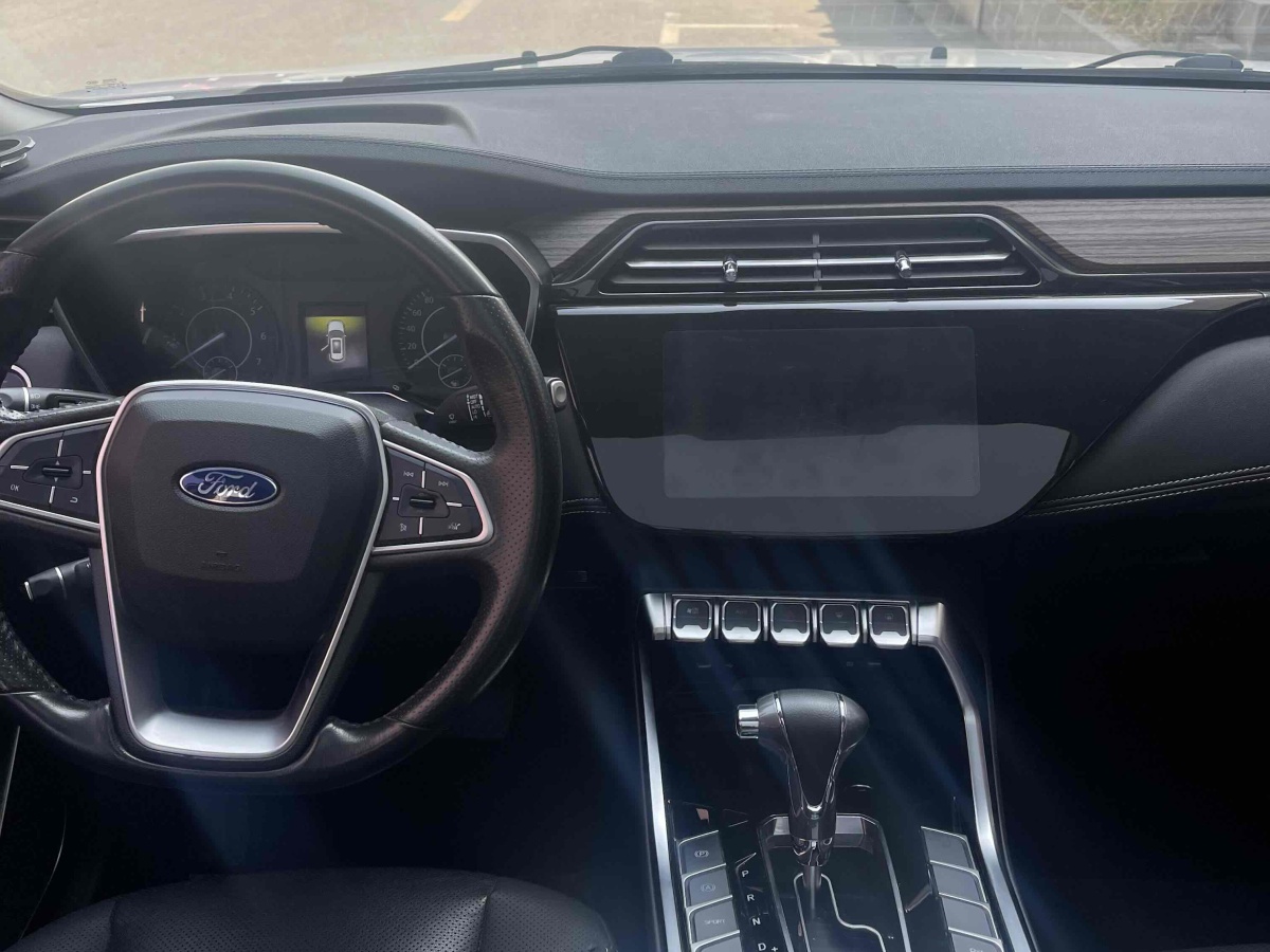 福特 領(lǐng)界  2019款 EcoBoost 145 CVT鉑領(lǐng)型圖片