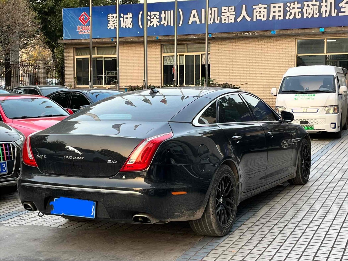 捷豹 XJ  2015款 XJL 2.0T 典雅商務(wù)80周年典藏版圖片