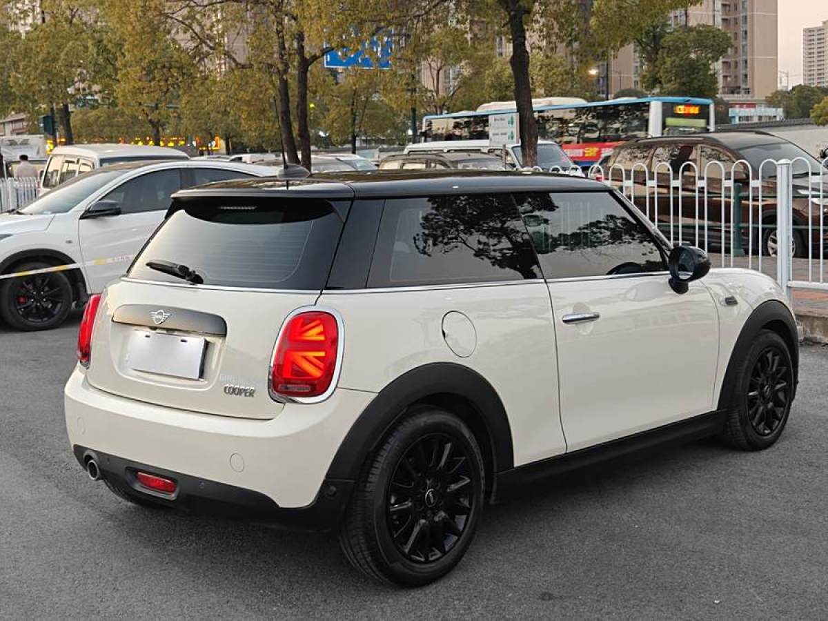 MINI COUNTRYMAN  2018款 1.5T COOPER 經(jīng)典派圖片