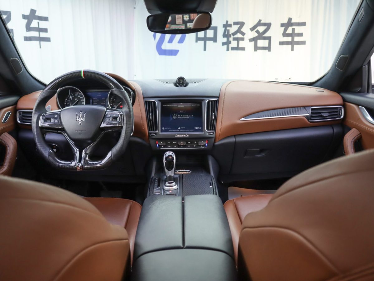 瑪莎拉蒂 Levante  2018款 3.0T 350Hp 標(biāo)準(zhǔn)版圖片