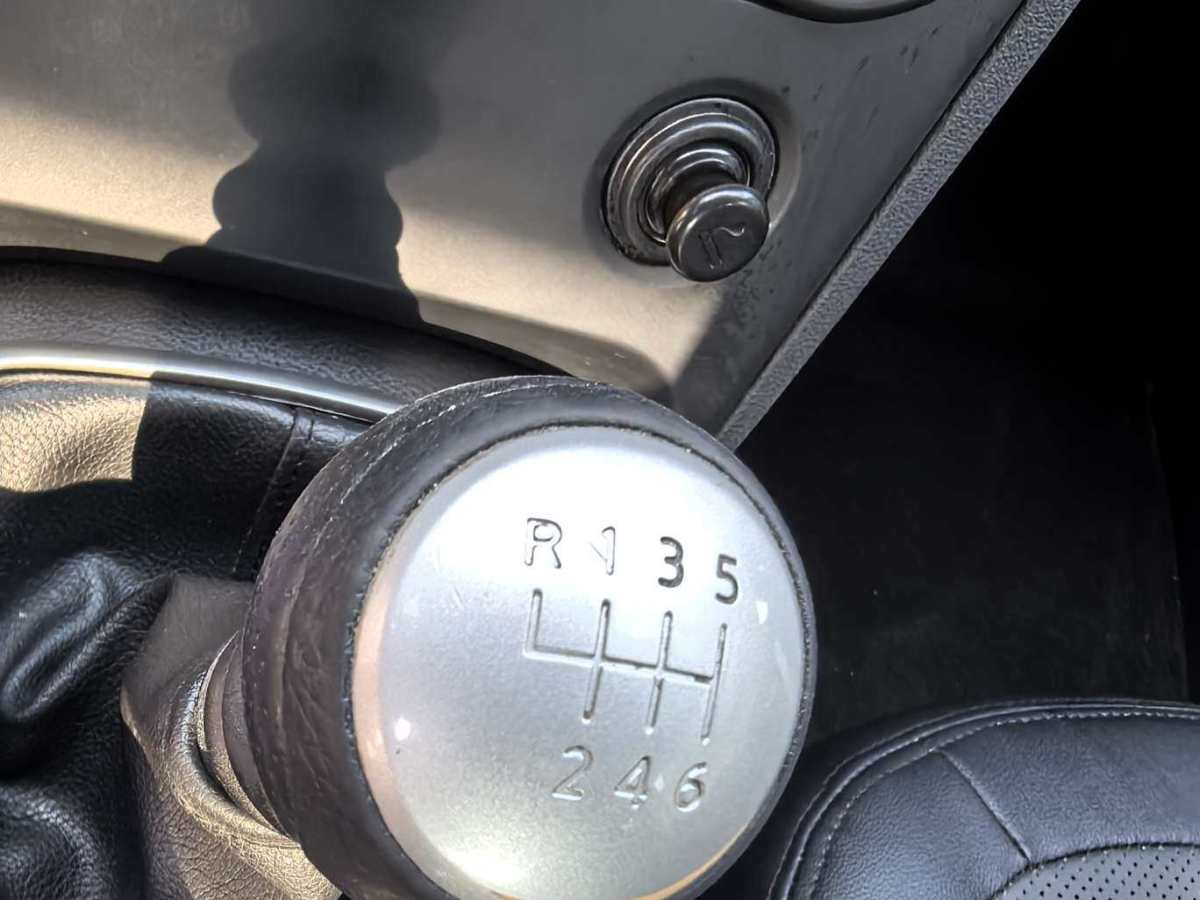 日產(chǎn) 逍客  2012款 2.0XL 火 6MT 2WD圖片