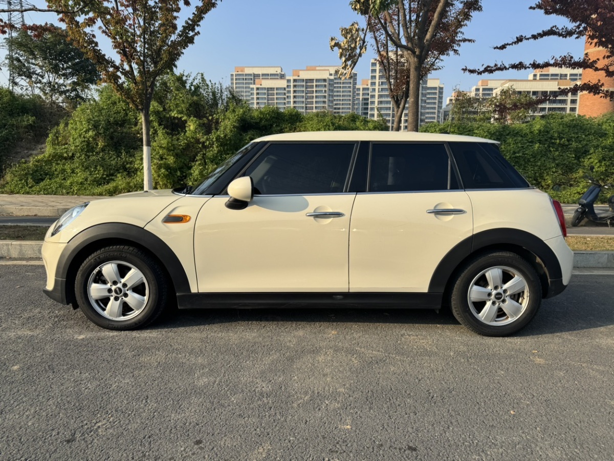 MINI MINI  2016款 1.2T ONE 五門版圖片