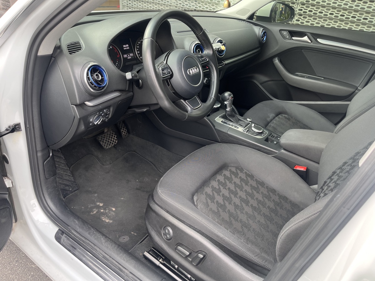 奧迪 奧迪A3  2014款 Sportback 35 TFSI 自動(dòng)時(shí)尚型圖片