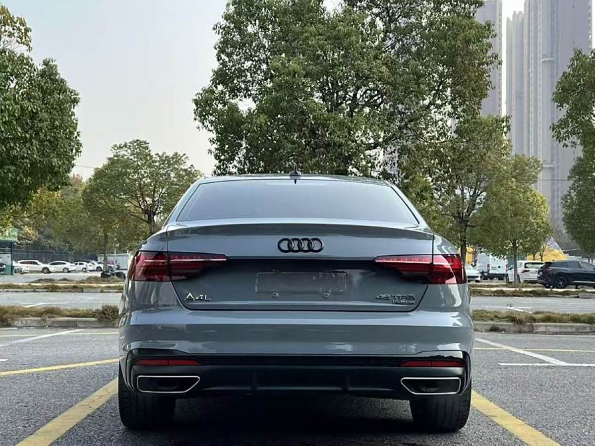 奧迪 奧迪A4L  2022款 40 TFSI 豪華動感型圖片