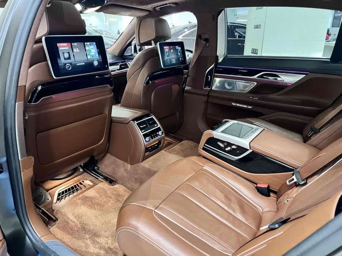 寶馬 寶馬7系  2017款 740Li xDrive 個(gè)性化定制版圖片