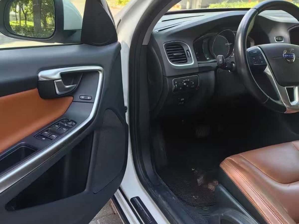 沃爾沃 S60  2015款 L 2.0T T5 智馭版圖片