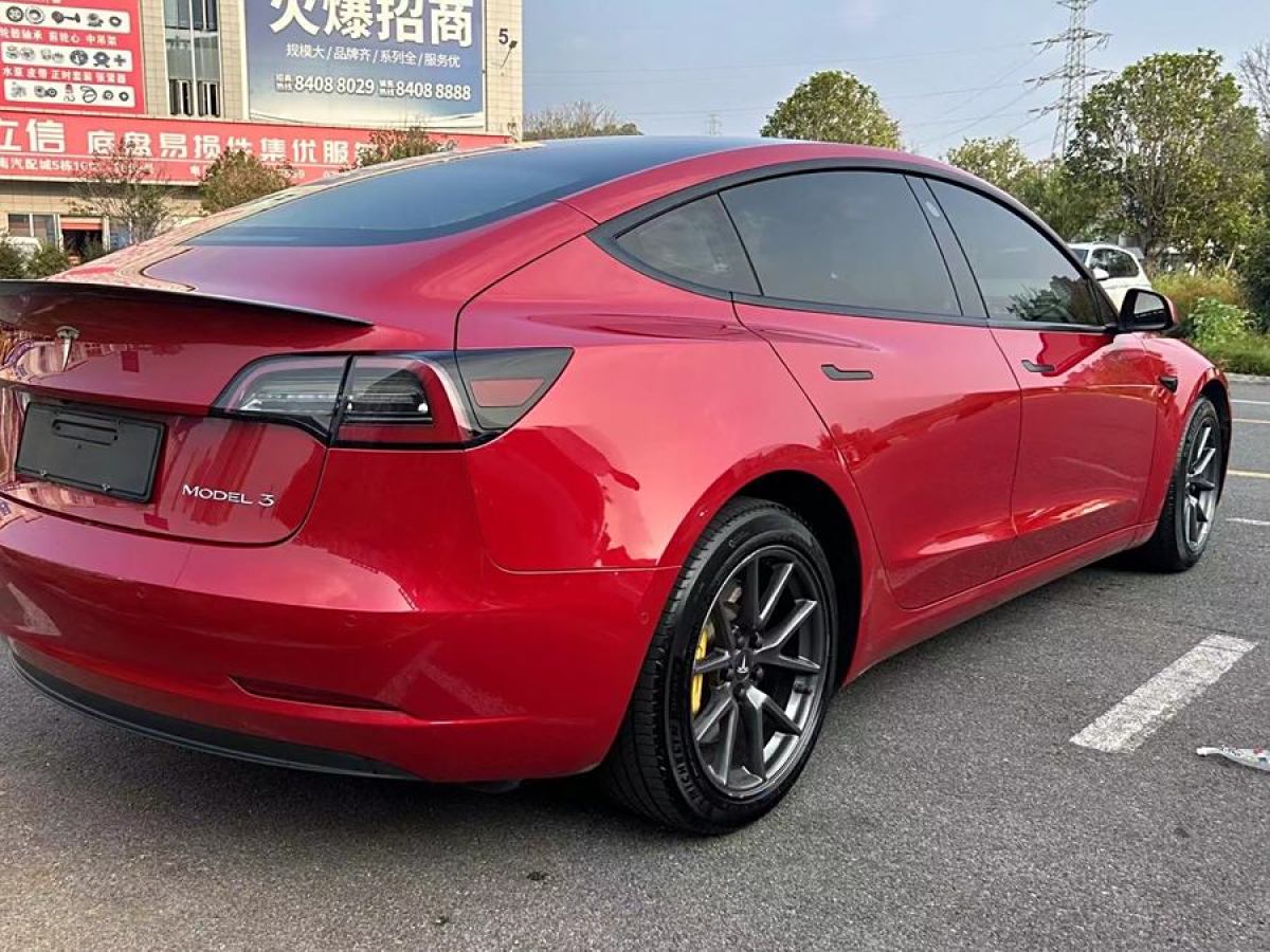 特斯拉 Model 3  2021款 改款 標(biāo)準(zhǔn)續(xù)航后驅(qū)升級(jí)版圖片