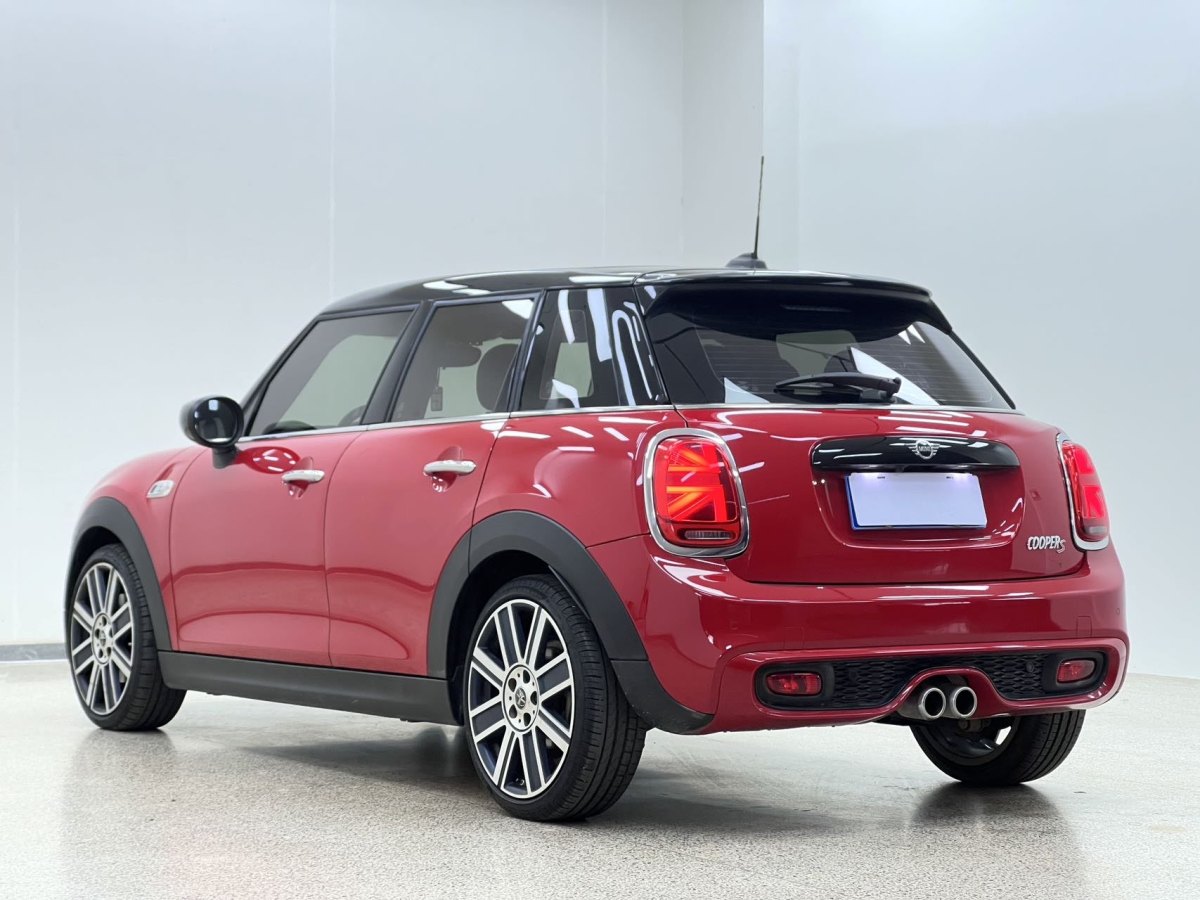 2020年5月MINI MINI  2019款 2.0T COOPER S 藝術(shù)家 五門版