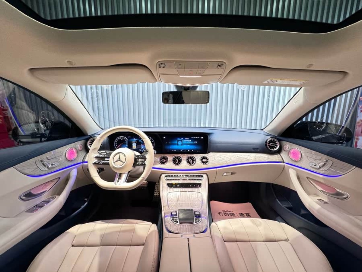 奔馳 奔馳E級(jí)  2023款 改款 E 260 轎跑車圖片