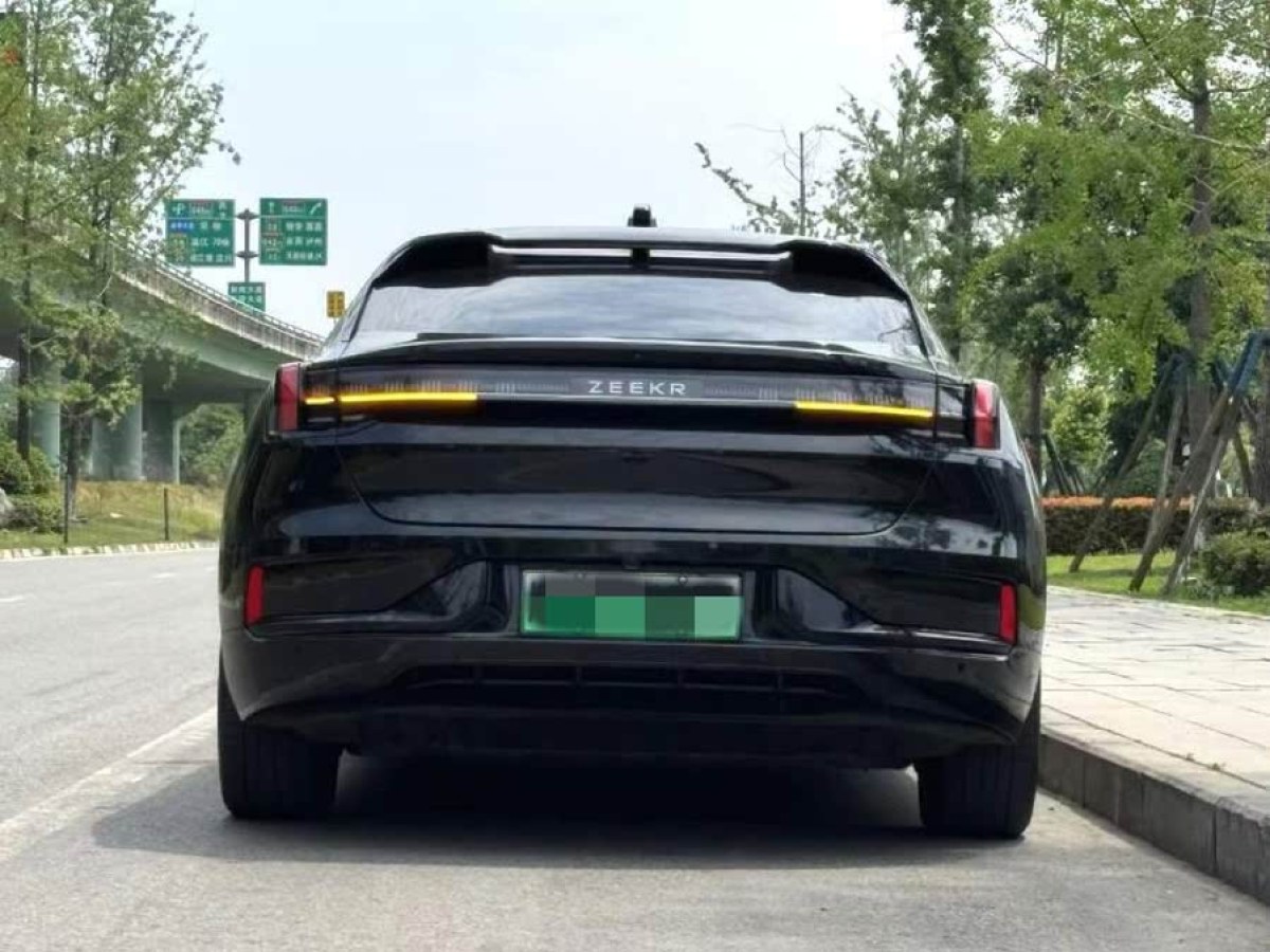 極氪 極氪001  2022款 超長(zhǎng)續(xù)航單電機(jī) WE版圖片