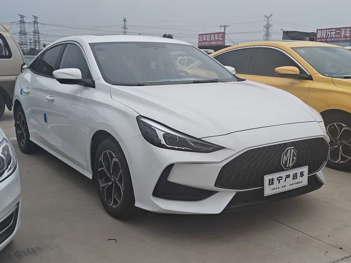 名爵 名爵5  2023款 180DVVT 手動(dòng)青春風(fēng)尚版圖片