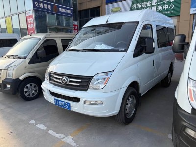 2024年3月 上汽大通 V80 2.0T 手動經(jīng)典傲運通動力版短軸中頂5/6座圖片