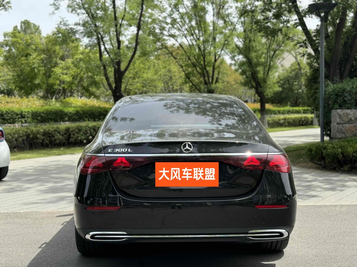 奔馳 奔馳E級  2024款 E 300 L 豪華型圖片