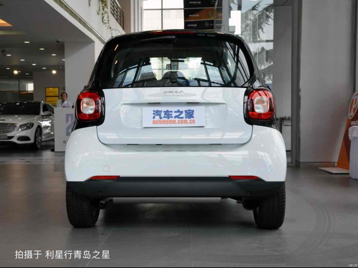 2017年2月smart fortwo  2015款 1.0L 52千瓦硬頂靈動版