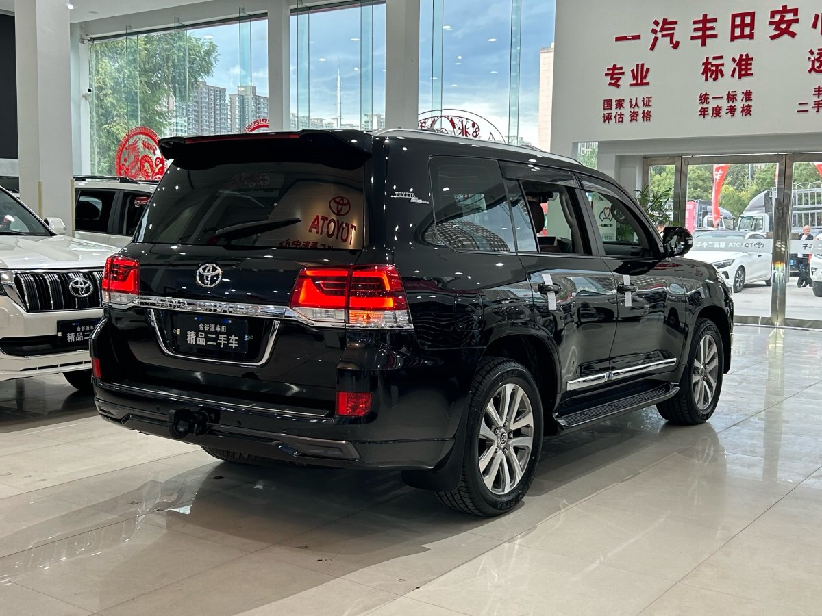 2019年6月豐田 蘭德酷路澤  2018款 5.7L VX-R 12氣 底升(中東版)