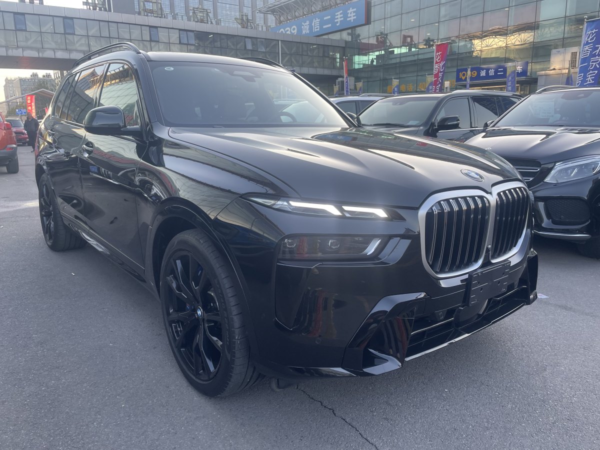 寶馬 寶馬X7  2023款 xDrive40i 領(lǐng)先型豪華套裝圖片