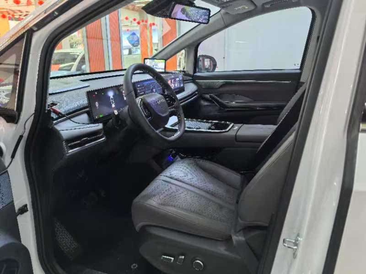 上汽大通 上汽大通MAXUS 大家7  2024款 605km 森林加長續(xù)航版圖片