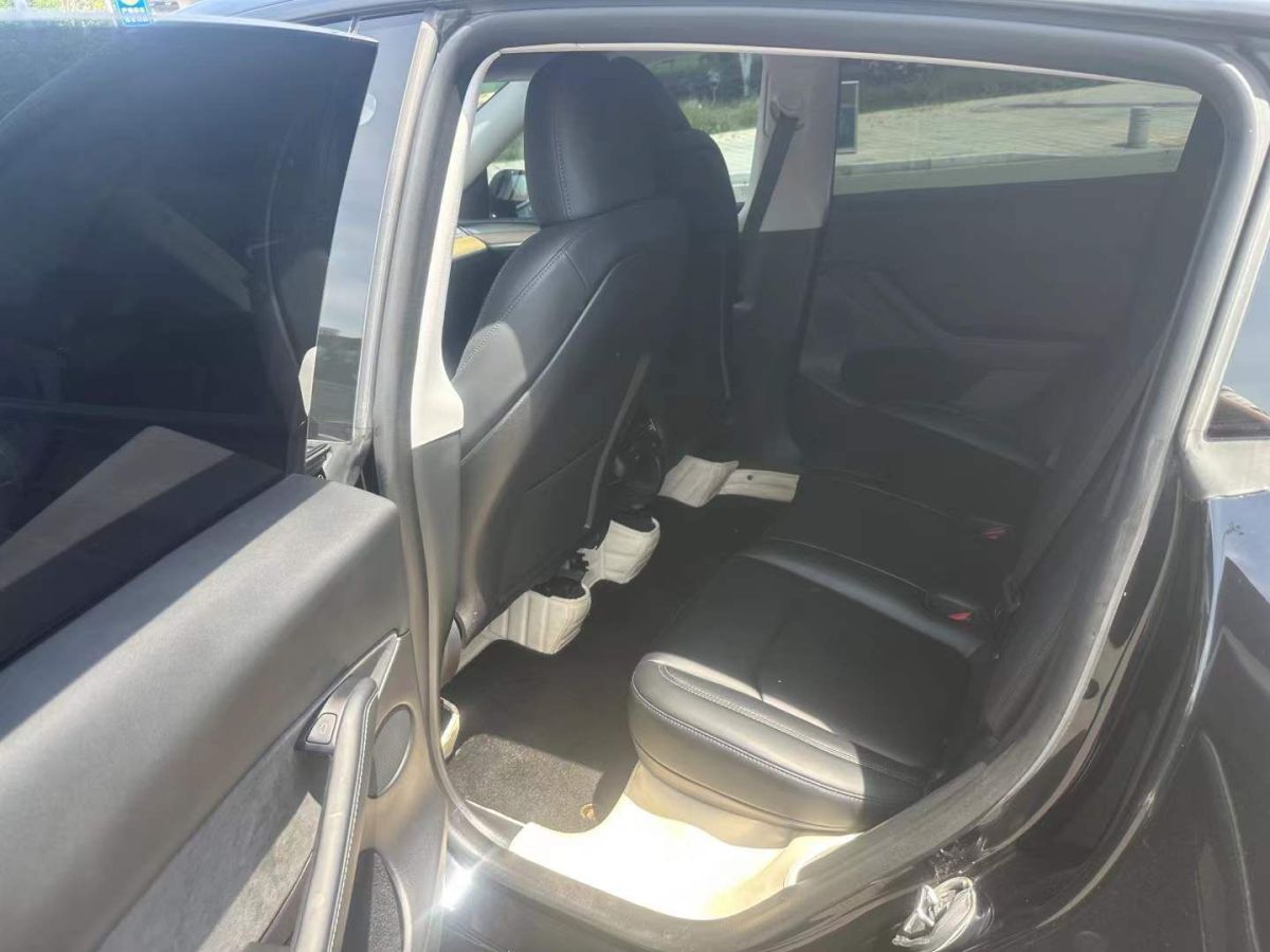 特斯拉 Model S  2023款 三電機(jī)全輪驅(qū)動(dòng) Plaid版圖片