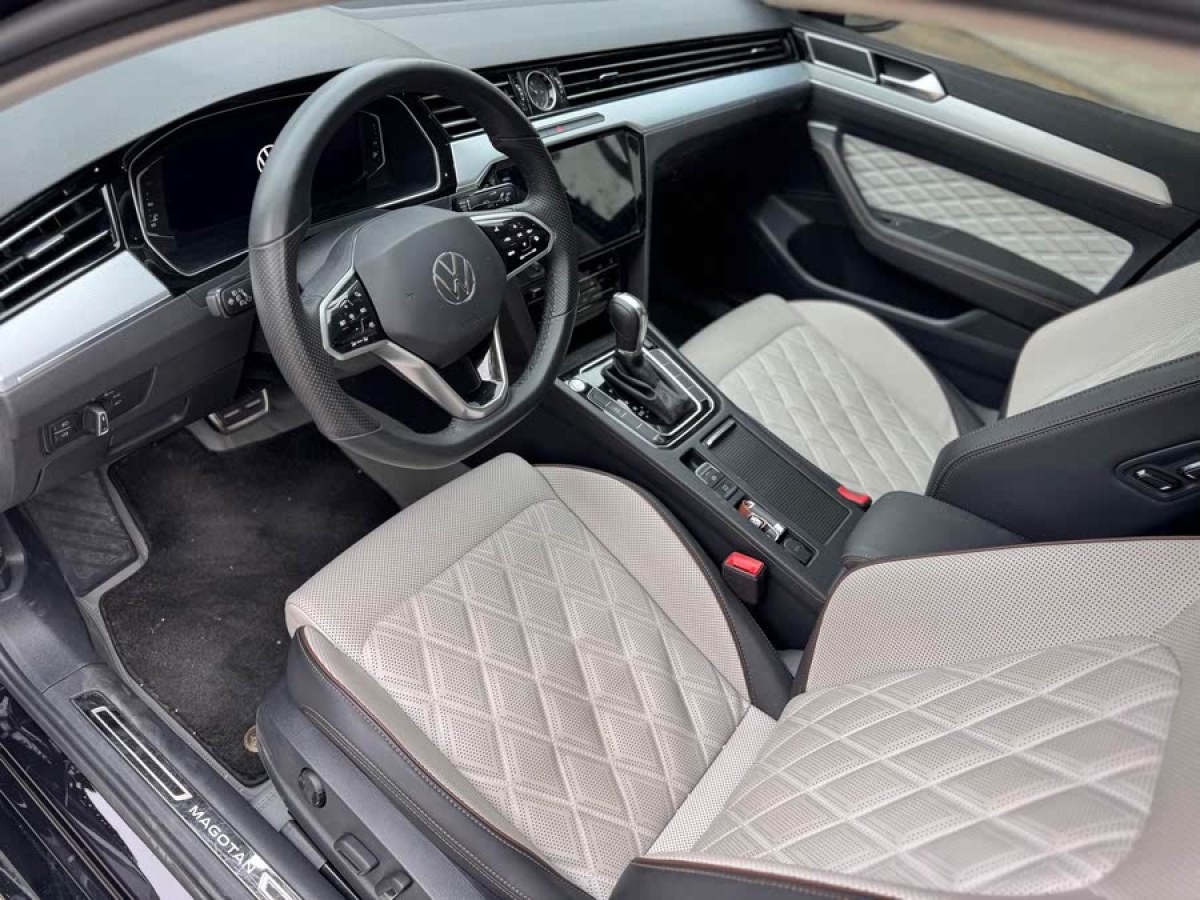大眾 邁騰  2024款 200萬(wàn)輛眾享款 330TSI DSG豪華型圖片