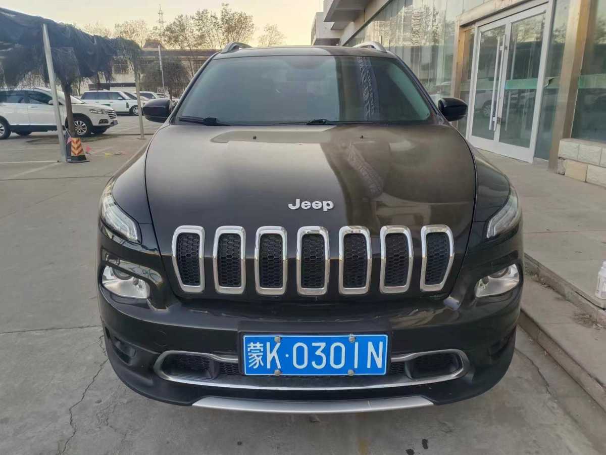 Jeep 自由光  2017款 2.0L 優(yōu)越版圖片