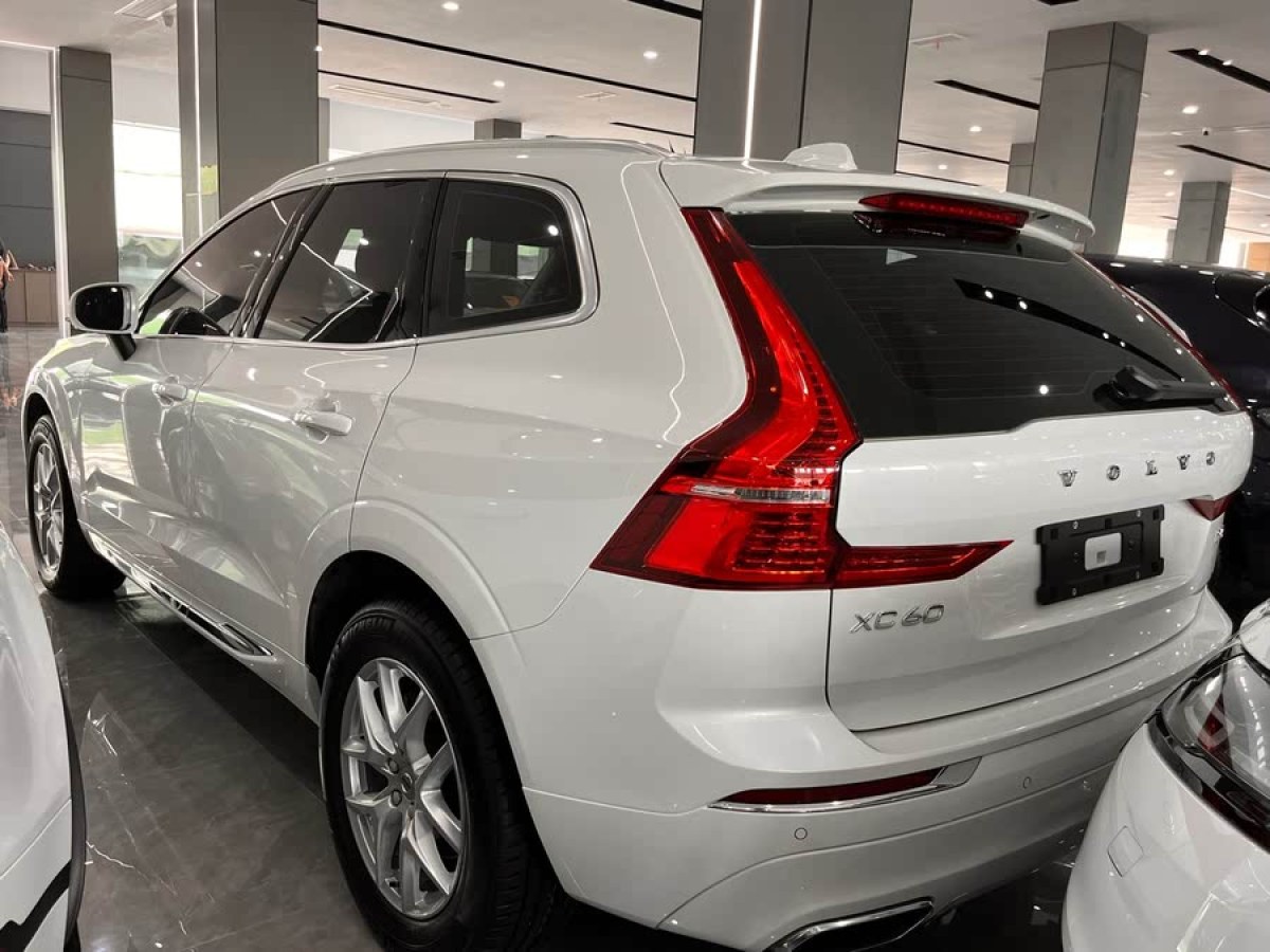 沃爾沃 XC60  2021款 T5 四驅(qū)智逸豪華版圖片