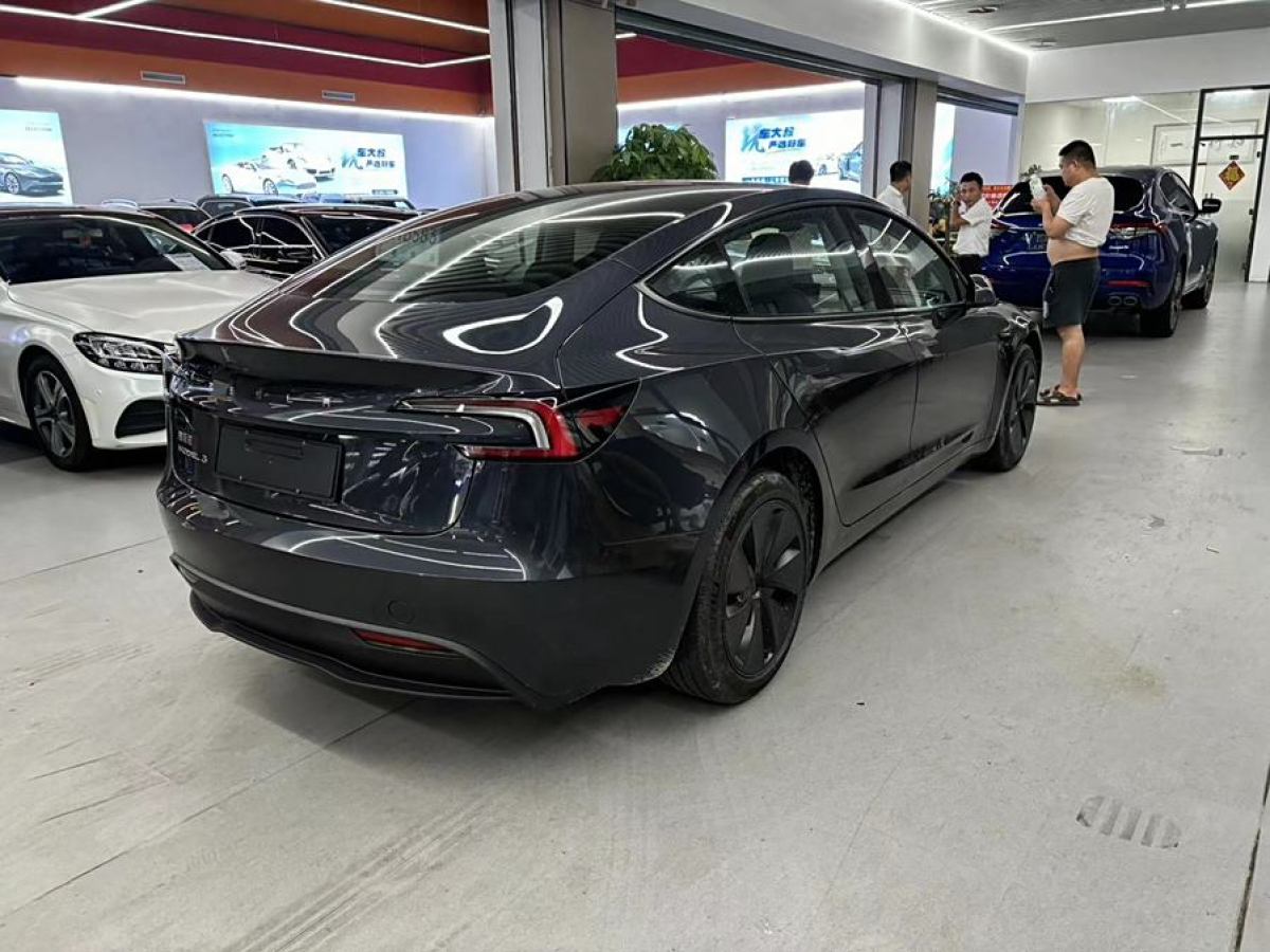 特斯拉 Model 3  2023款 后輪驅(qū)動(dòng)版圖片