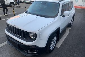 自由俠 Jeep 互聯(lián)大屏版 180T 自動(dòng)高能版