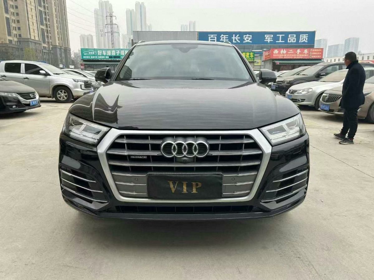 奧迪 奧迪Q3  2019款  35 TFSI 時(shí)尚動感型圖片