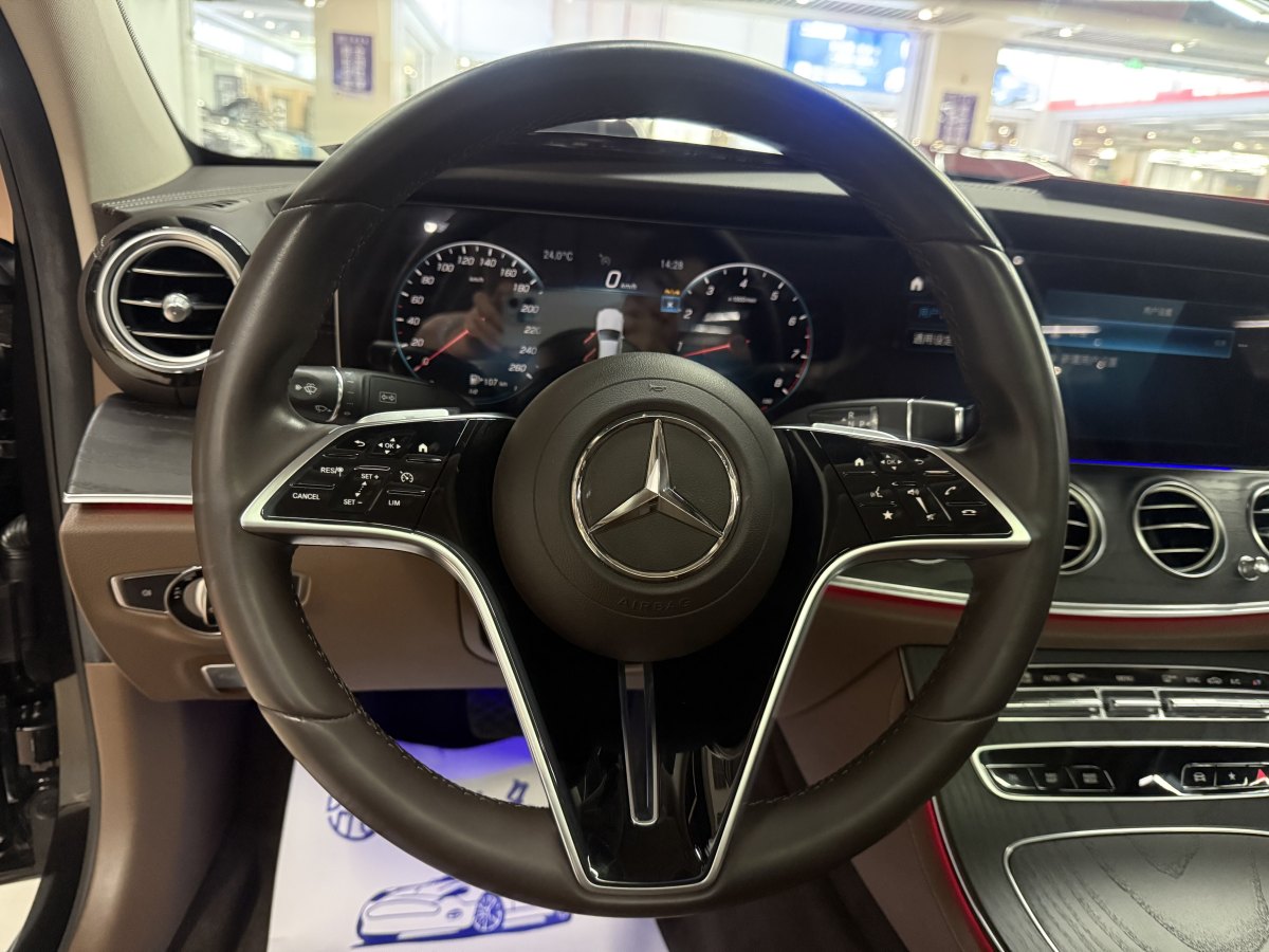 奔馳 奔馳E級  2022款 改款三 E 300 L 時尚型圖片