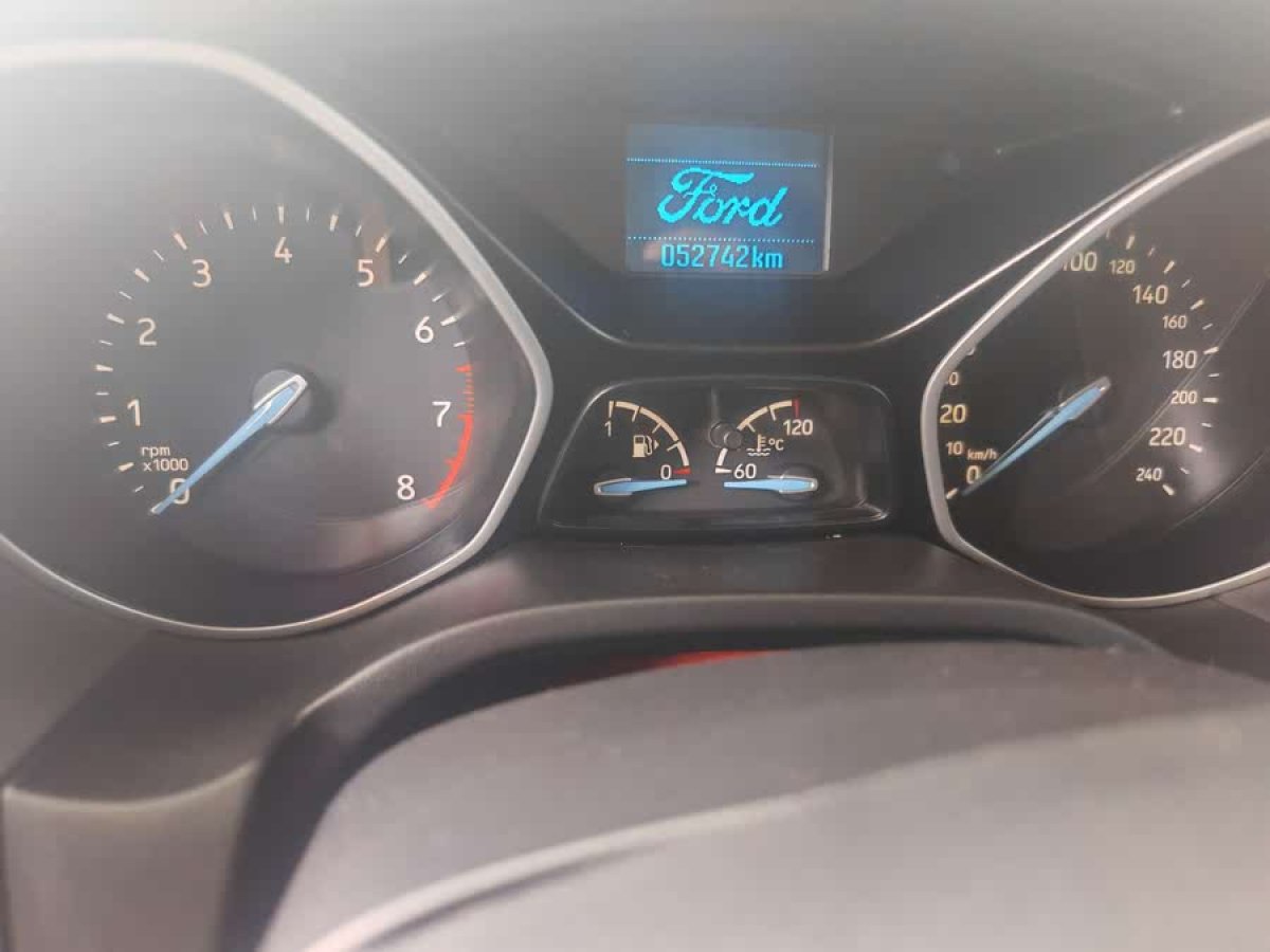 福特 ?？怂? 2018款 兩廂經(jīng)典 1.6L 自動舒適型智行版圖片