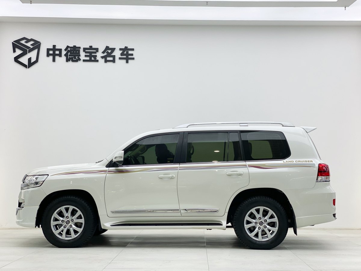 豐田 蘭德酷路澤  2018款 5.7L VX-R 12氣 底升(中東版)圖片