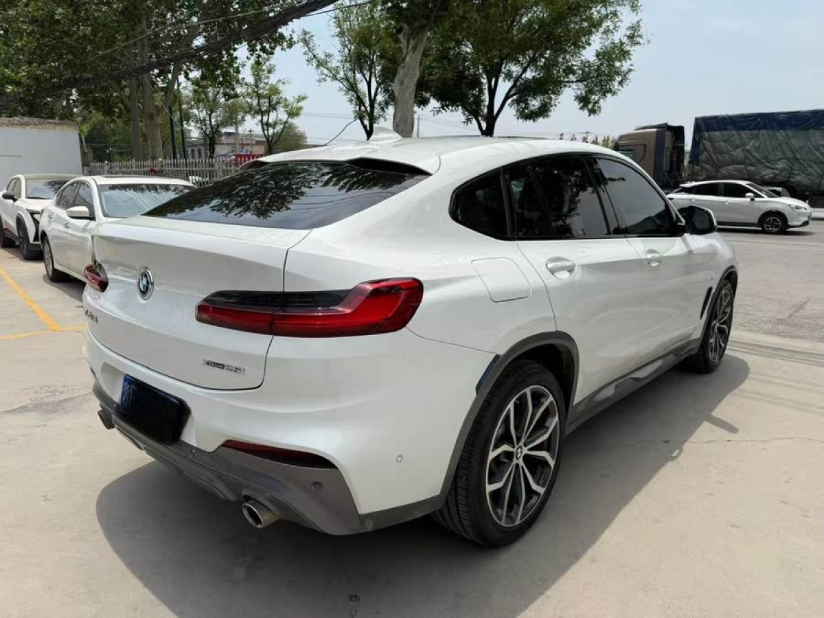 寶馬 寶馬X4  2019款 xDrive25i M越野套裝圖片