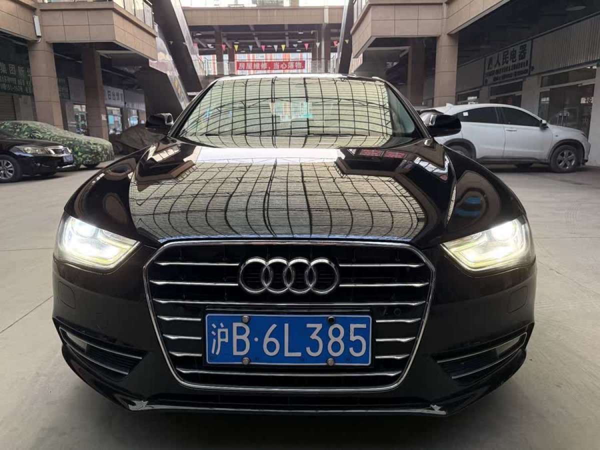 奧迪 奧迪A4L  2016款 35 TFSI 典藏版 自動標(biāo)準(zhǔn)型圖片