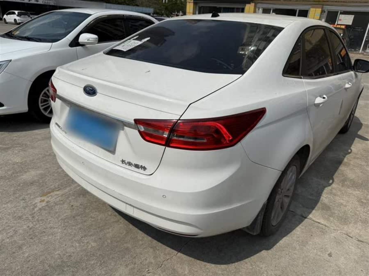 福特 福睿斯  2015款 1.5L 自動(dòng)時(shí)尚型圖片