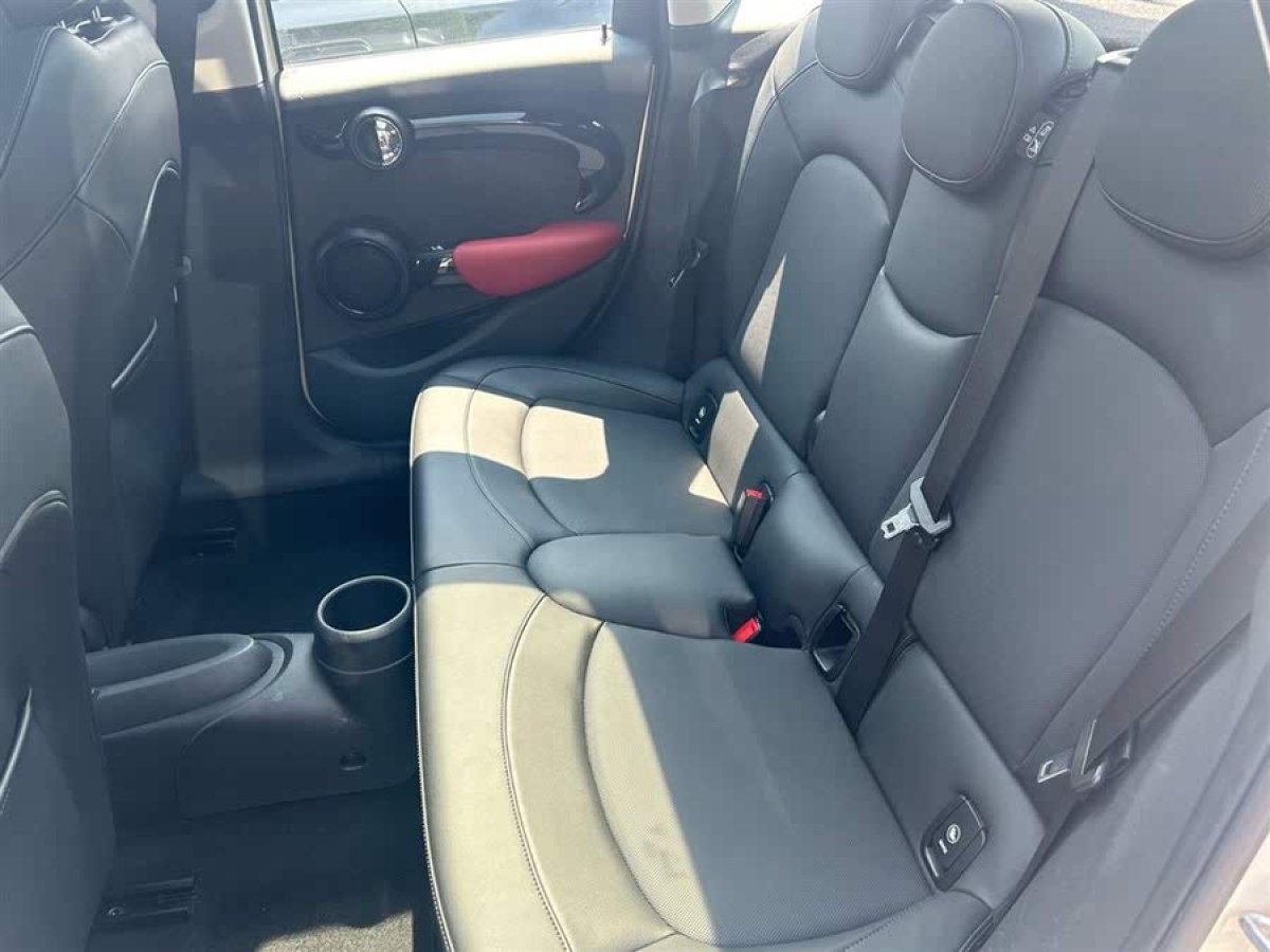 MINI MINI  2021款 1.5T COOPER 經(jīng)典派 五門版圖片
