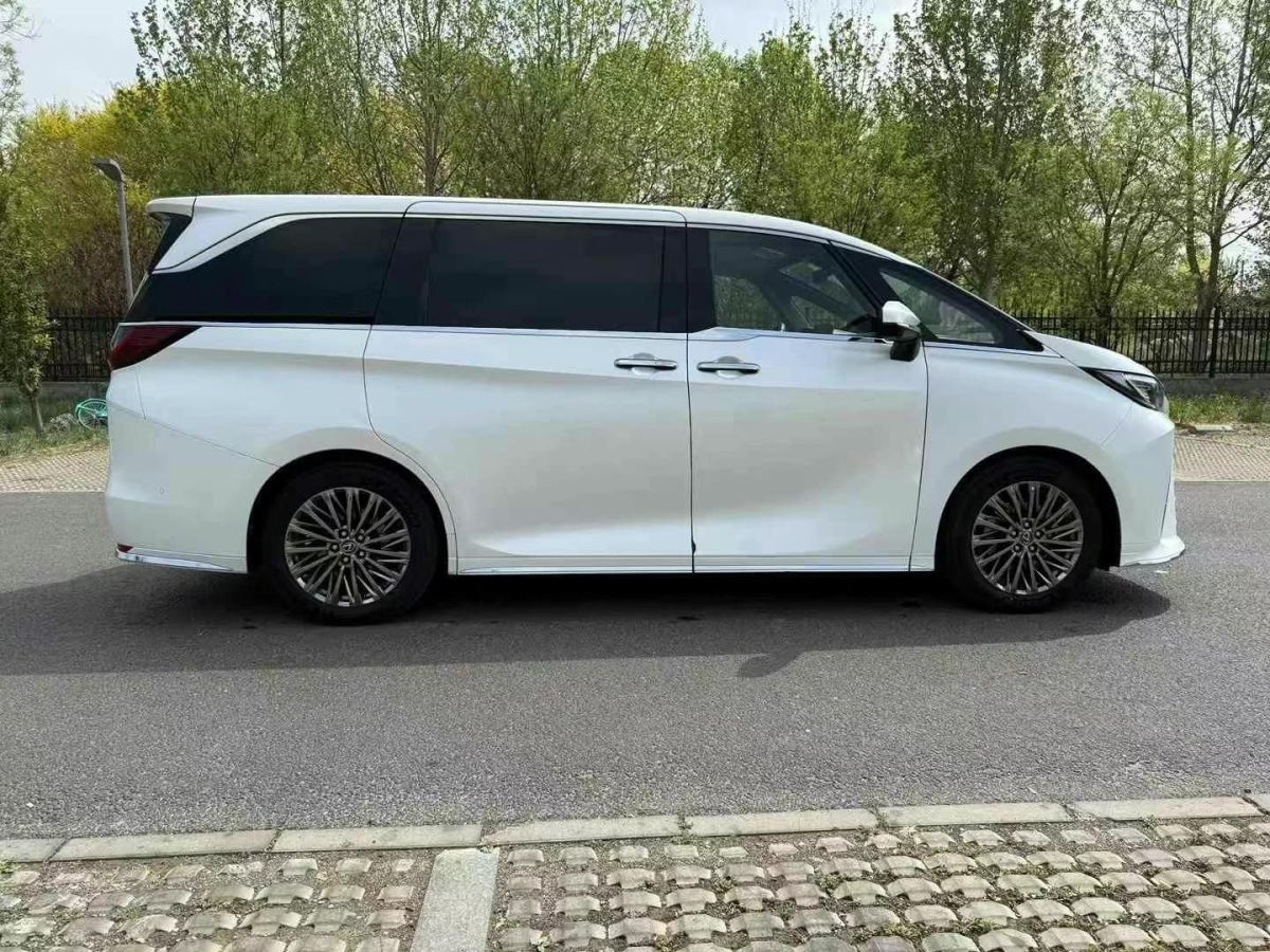 英菲尼迪 QX50  2024款 2.0T 兩驅領航版圖片