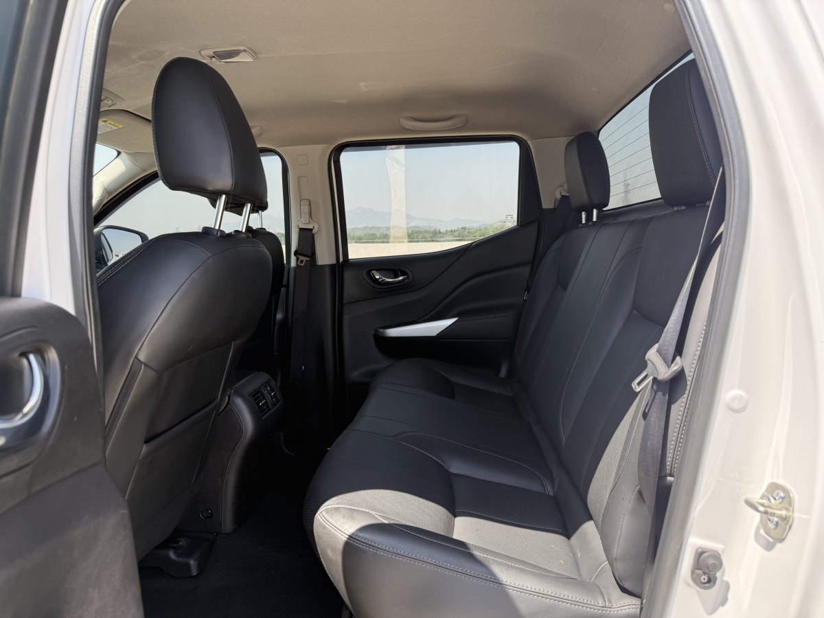 日產(chǎn) 納瓦拉  2021款 2.5L自動四驅(qū)尊貴型QR25圖片