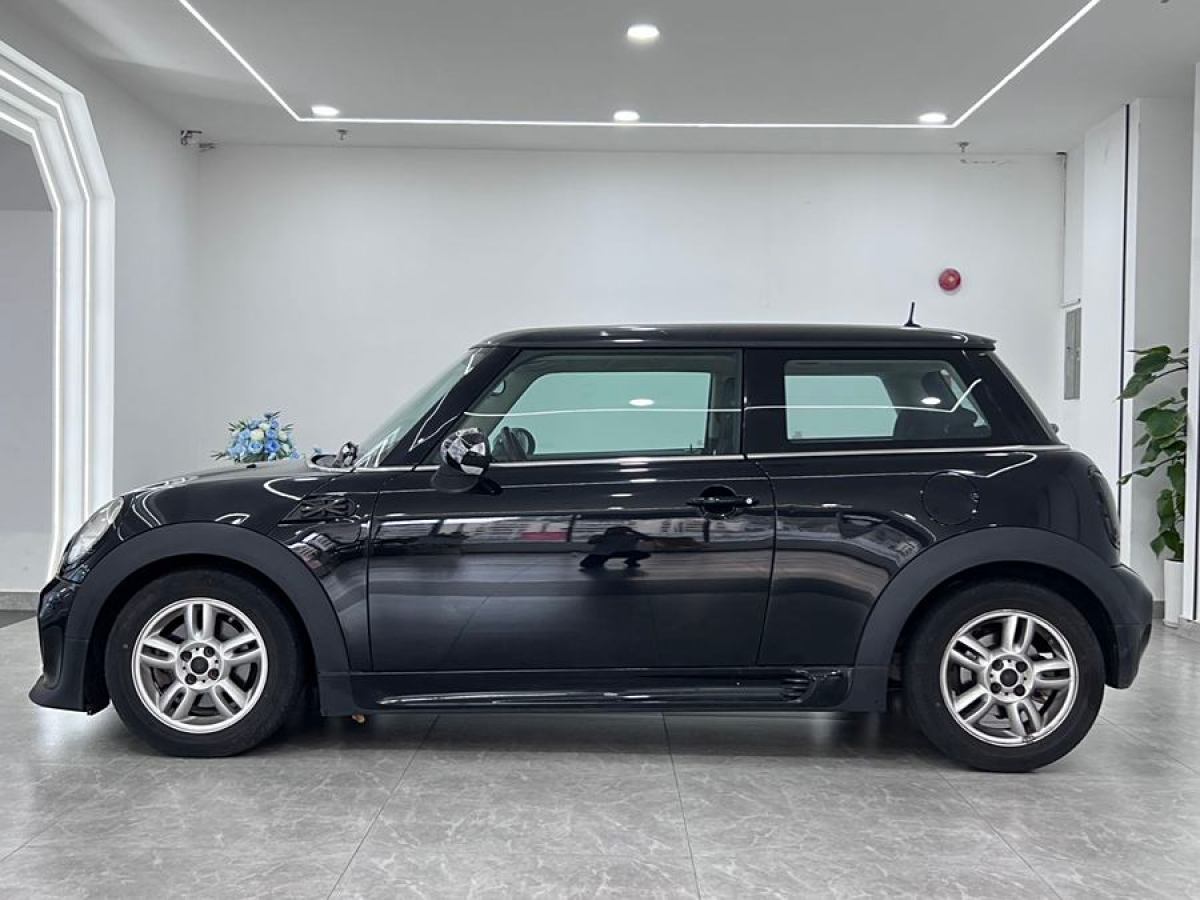 2011年6月MINI COUNTRYMAN  2011款 1.6L ONE