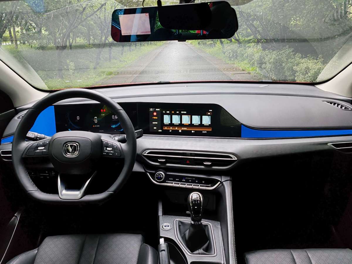 長(zhǎng)安 逸動(dòng)  2021款 PLUS 1.6L GDI 手動(dòng)豪華型圖片
