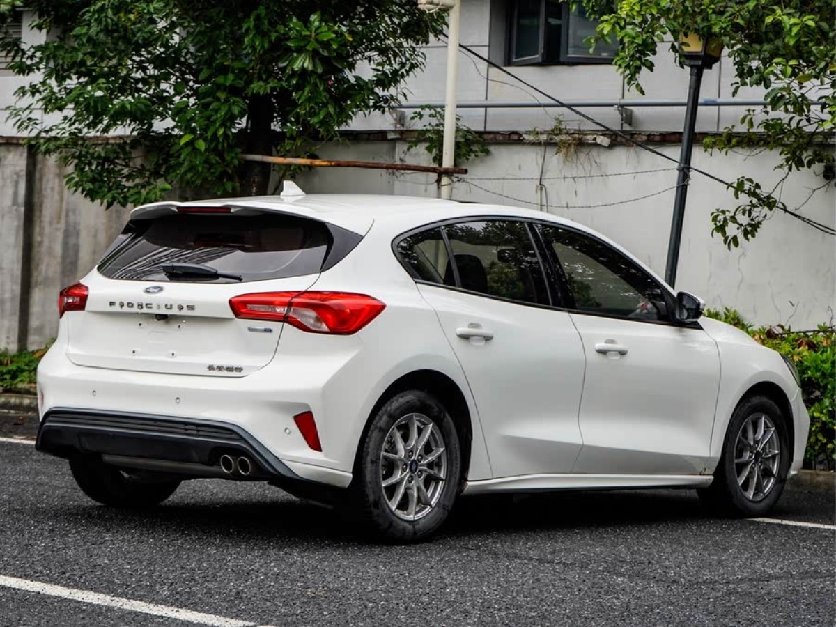 福特 福克斯  2020款 兩廂 EcoBoost 180 自動(dòng)鋒潮型圖片