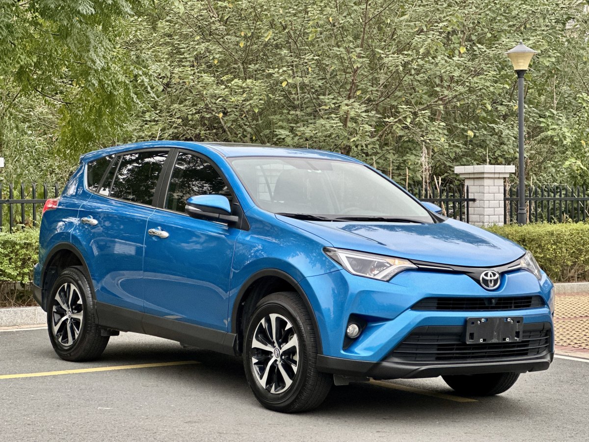 2017年1月豐田 RAV4  2016款 榮放 2.0L CVT兩驅(qū)風尚版